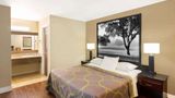 Super 8 Martinez Room