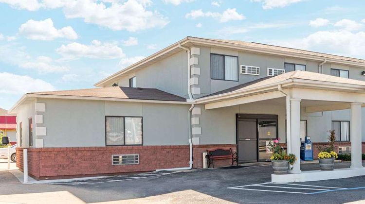 Super 8 Poplar Bluff Missouri Exterior