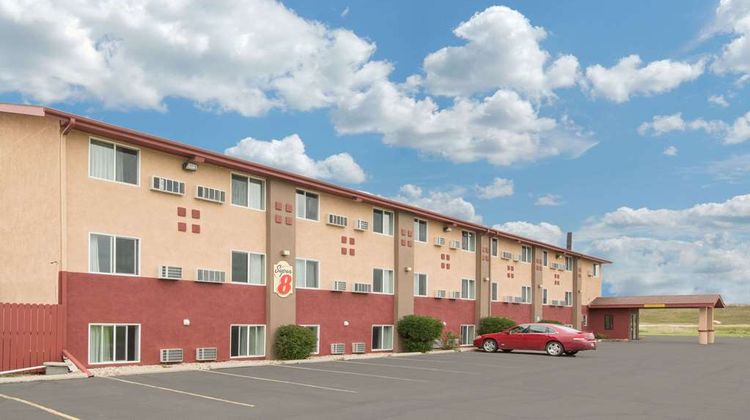 Super 8 Worthington Exterior