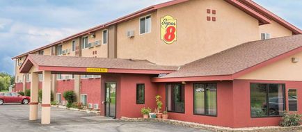 Super 8 Worthington Exterior