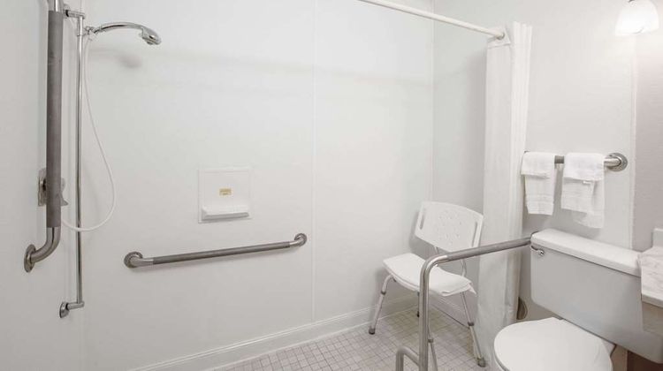 Super 8 Worthington Room