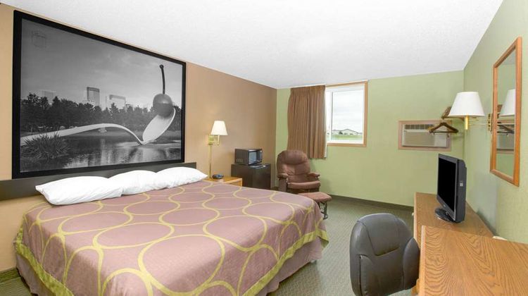 Super 8 Worthington Room