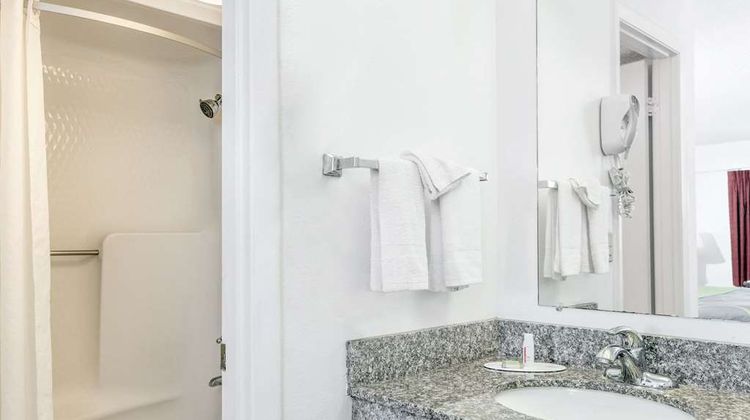 Super 8 Riviera Beach West Palm Beach Room
