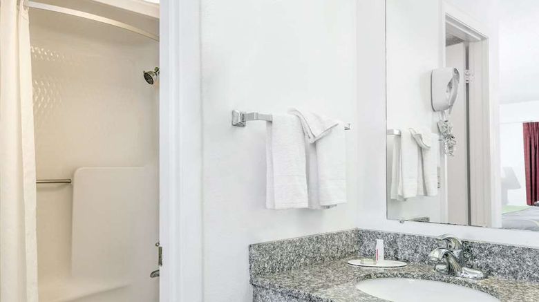 <b>Super 8 Riviera Beach West Palm Beach Room</b>. Images powered by <a href="https://iceportal.shijigroup.com/" title="IcePortal" target="_blank">IcePortal</a>.