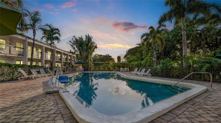Super 8 Riviera Beach West Palm Beach Pool