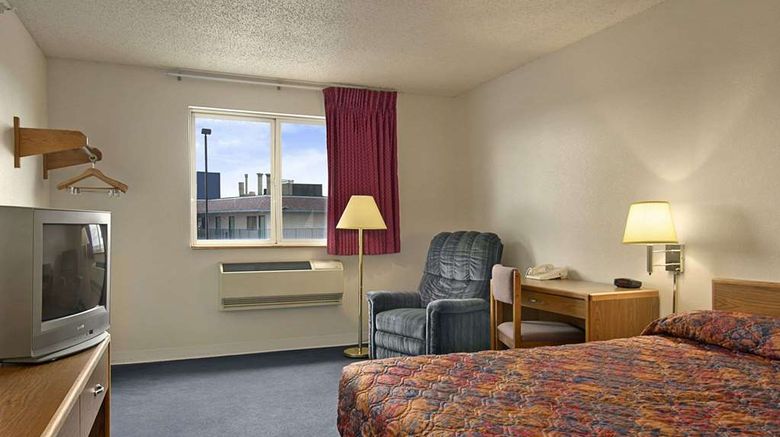 <b>Super 8 Pendleton Room</b>. Images powered by <a href="https://iceportal.shijigroup.com/" title="IcePortal" target="_blank">IcePortal</a>.