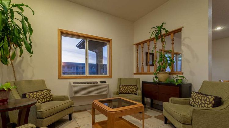 Super 8 Pendleton Lobby