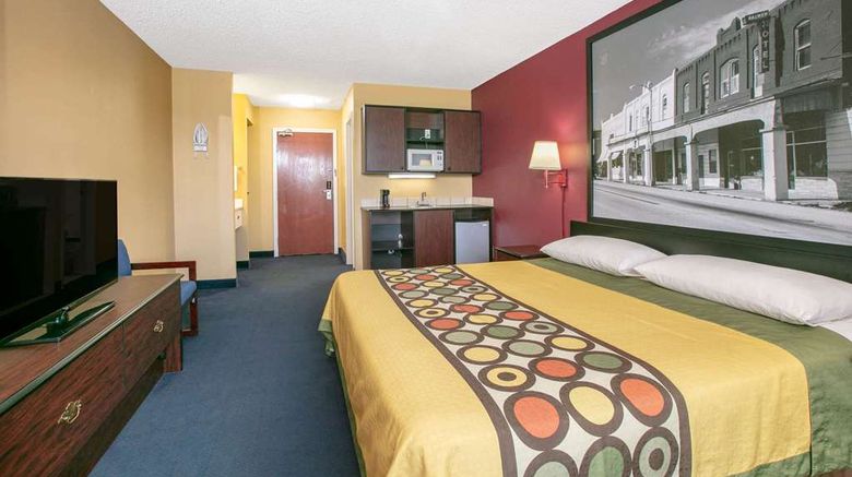<b>Super 8 Big Cabin/Vinita Area Suite</b>. Images powered by <a href="https://iceportal.shijigroup.com/" title="IcePortal" target="_blank">IcePortal</a>.