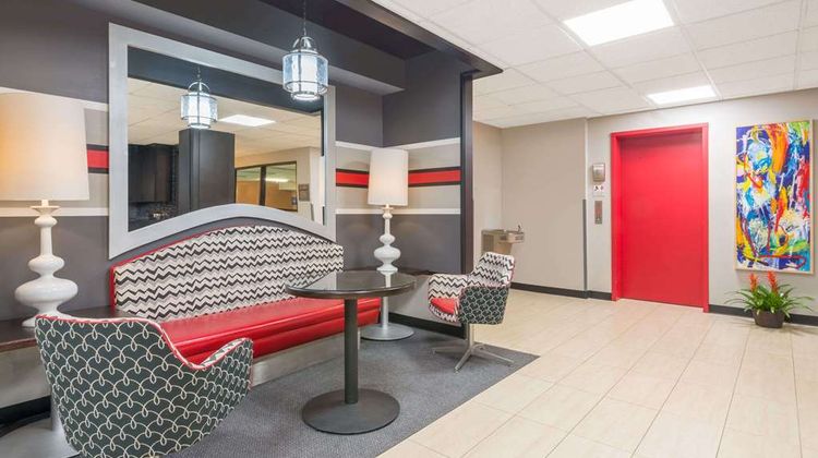 Ramada by Wyndham Catlettsburg/Ashland Lobby