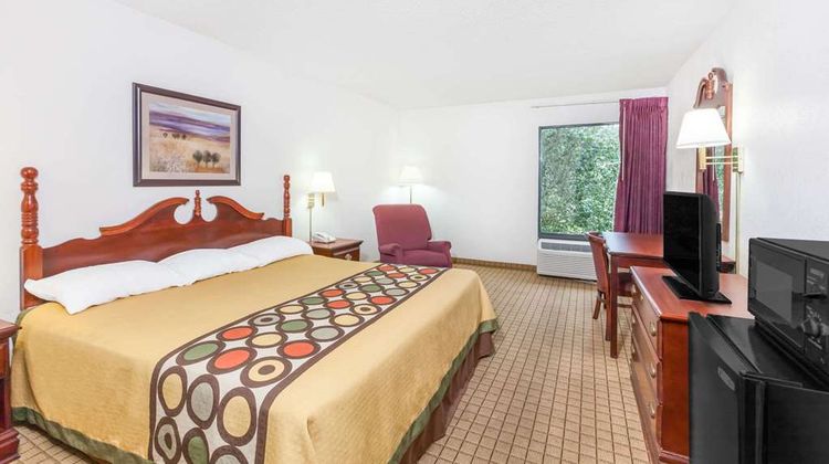 Super 8 Conway Room