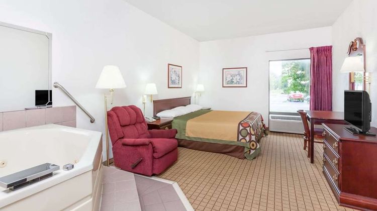 Super 8 Conway Suite