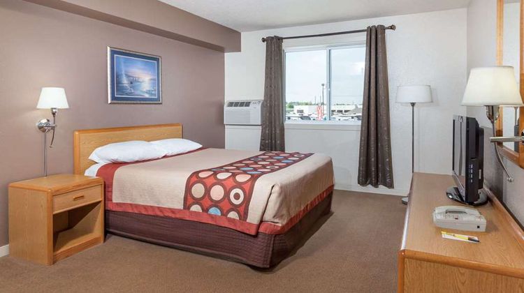 Super 8 Medicine Hat Room