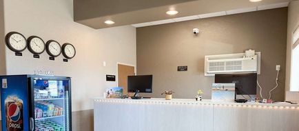 Super 8 Medicine Hat Lobby
