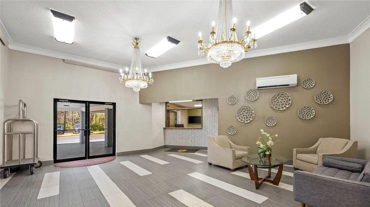 Super 8 Homewood Birmingham Area Lobby