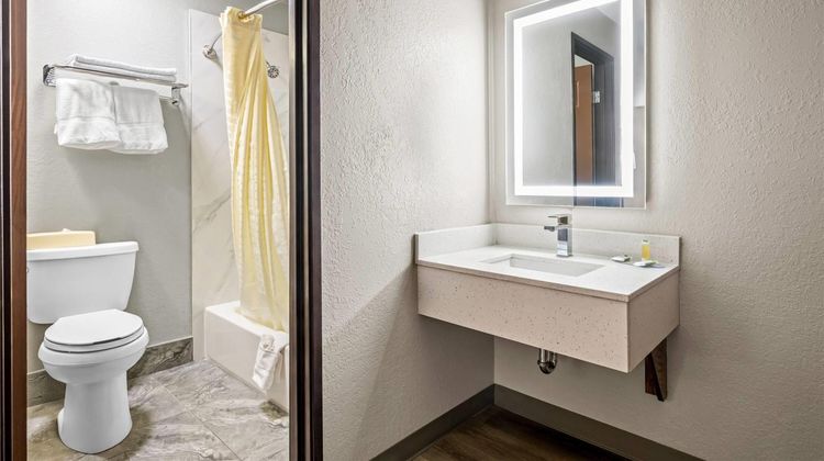 Super 8 Homewood Birmingham Area Suite
