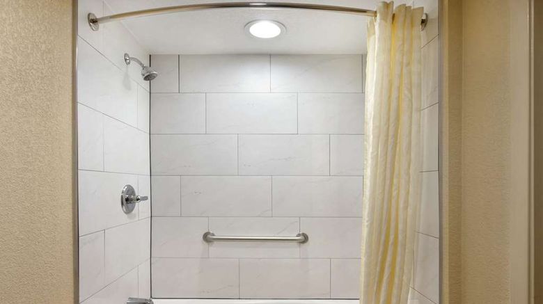 <b>Super 8 Ruston Room</b>. Images powered by <a href="https://iceportal.shijigroup.com/" title="IcePortal" target="_blank">IcePortal</a>.