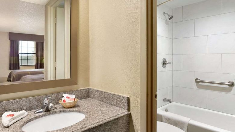 <b>Super 8 Ruston Room</b>. Images powered by <a href="https://iceportal.shijigroup.com/" title="IcePortal" target="_blank">IcePortal</a>.