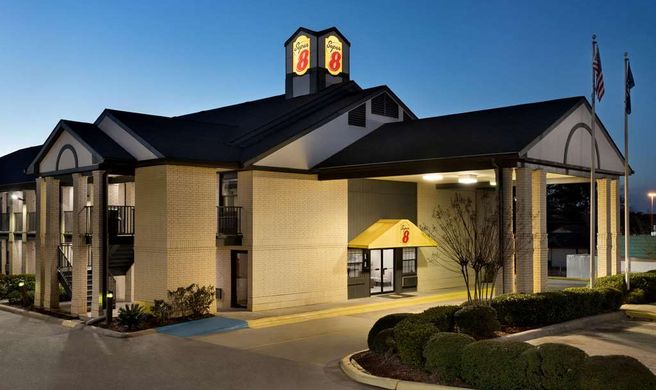 Super 8 Ruston Exterior