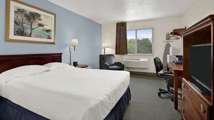 Super 8 Washington Room
