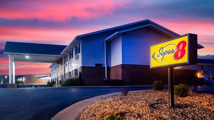 Super 8 Washington Exterior