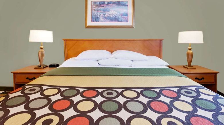 <b>Super 8 Mt. Pleasant Suite</b>. Images powered by <a href="https://iceportal.shijigroup.com/" title="IcePortal" target="_blank">IcePortal</a>.