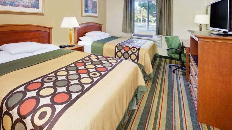 <b>Super 8 Mt. Pleasant Room</b>. Images powered by <a href="https://iceportal.shijigroup.com/" title="IcePortal" target="_blank">IcePortal</a>.