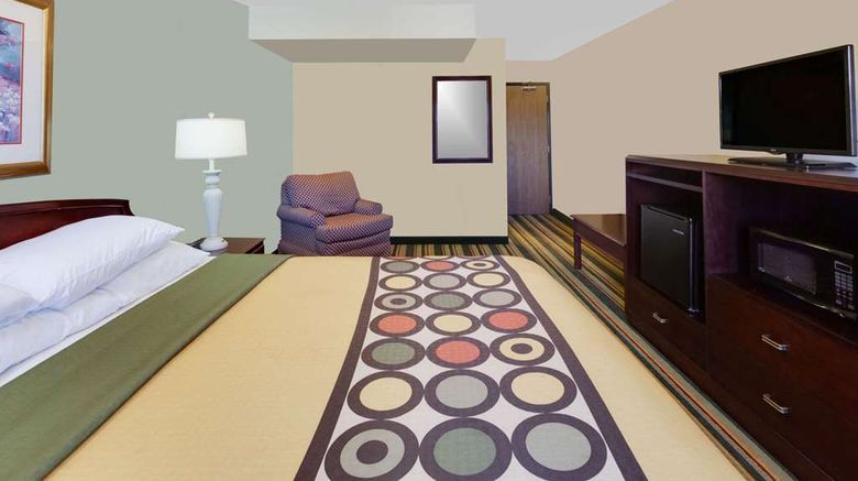 <b>Super 8 Mt. Pleasant Room</b>. Images powered by <a href="https://iceportal.shijigroup.com/" title="IcePortal" target="_blank">IcePortal</a>.