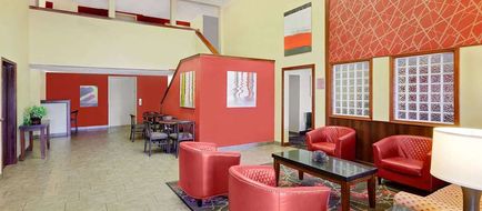 Super 8 Mt. Pleasant Lobby
