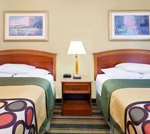 Super 8 Mt. Pleasant Room