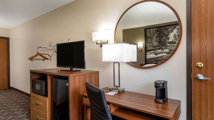 Super 8 Dubois Room