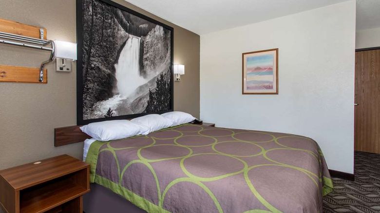 <b>Super 8 Dubois Room</b>. Images powered by <a href="https://iceportal.shijigroup.com/" title="IcePortal" target="_blank">IcePortal</a>.