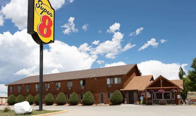 Super 8 Dubois Exterior