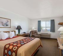 Super 8 Rexburg Room