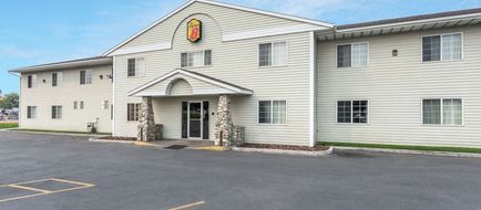 Super 8 Hamilton Exterior