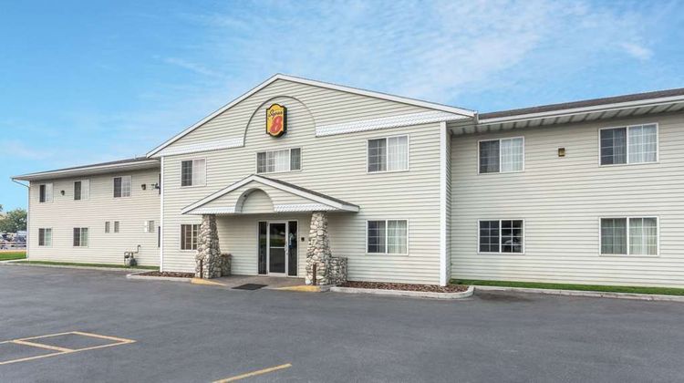 Super 8 Hamilton Exterior