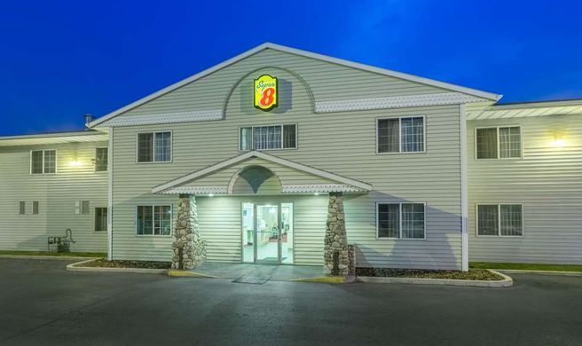 Super 8 Hamilton Exterior