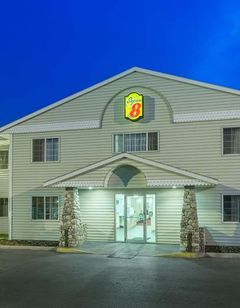 Super 8 Hamilton