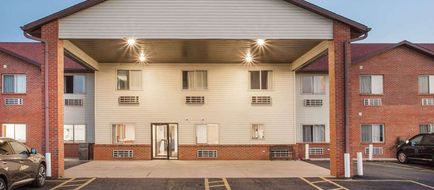 Super 8 Monmouth Exterior
