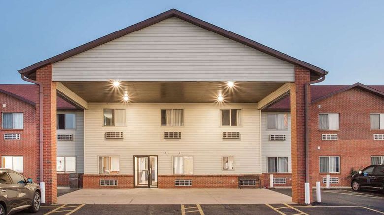 <b>Super 8 Monmouth Exterior</b>. Images powered by <a href="https://iceportal.shijigroup.com/" title="IcePortal" target="_blank">IcePortal</a>.
