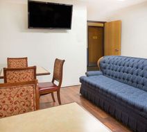 Super 8 Monmouth Lobby