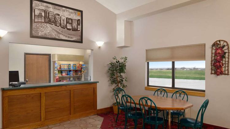 Super 8 Bethany Lobby