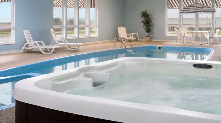 Super 8 Bethany Pool