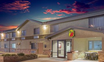 Super 8 Hastings