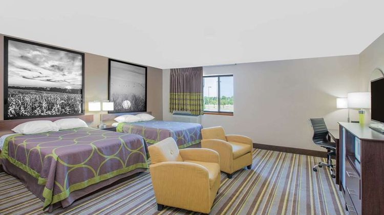 Super 8 Hastings Suite