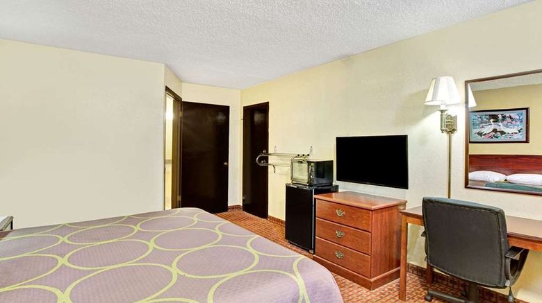 <b>Super 8 Shawnee Room</b>. Images powered by <a href="https://iceportal.shijigroup.com/" title="IcePortal" target="_blank">IcePortal</a>.