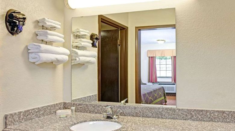 <b>Super 8 Shawnee Room</b>. Images powered by <a href="https://iceportal.shijigroup.com/" title="IcePortal" target="_blank">IcePortal</a>.