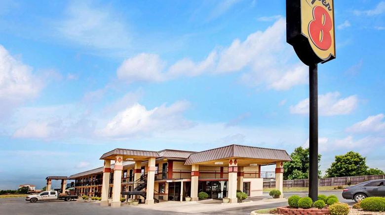 <b>Super 8 Shawnee Exterior</b>. Images powered by <a href="https://iceportal.shijigroup.com/" title="IcePortal" target="_blank">IcePortal</a>.