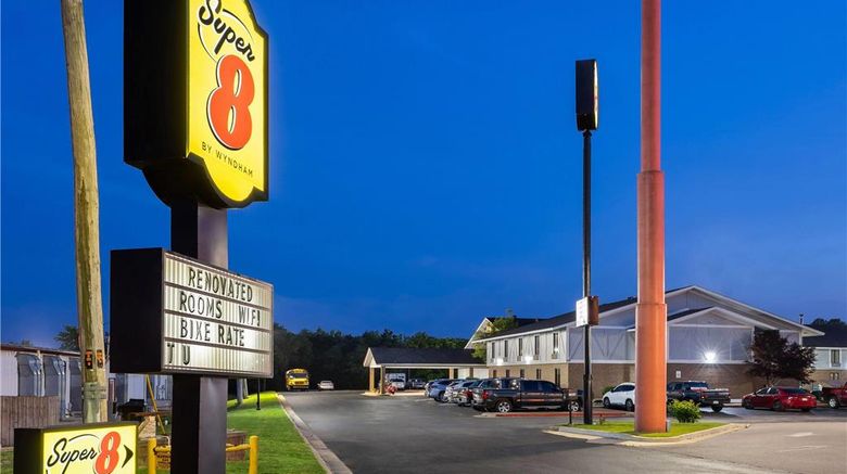<b>Super 8 Harrison Exterior</b>. Images powered by <a href="https://iceportal.shijigroup.com/" title="IcePortal" target="_blank">IcePortal</a>.
