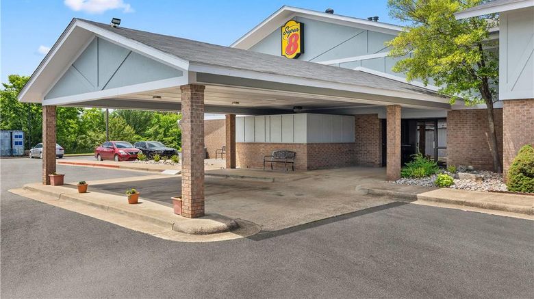 Super 8 Harrison Exterior. Images powered by <a href="https://iceportal.shijigroup.com" target="_blank" rel="noopener">Ice Portal</a>.