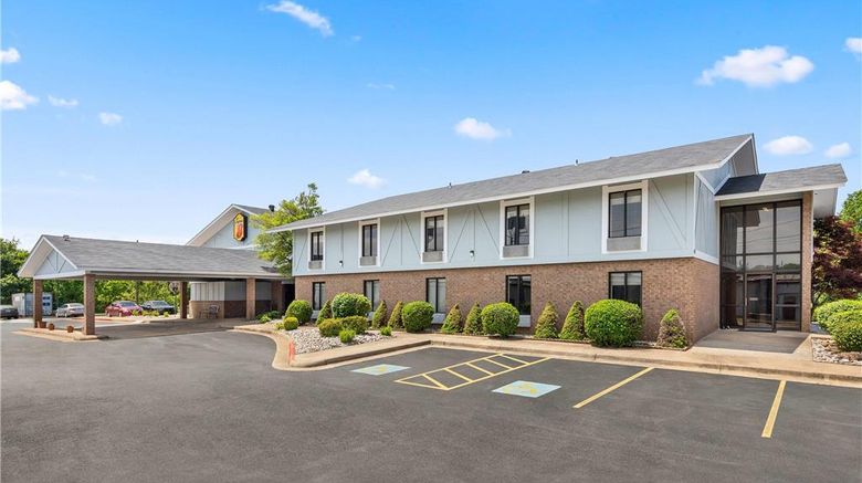 <b>Super 8 Harrison Exterior</b>. Images powered by <a href="https://iceportal.shijigroup.com/" title="IcePortal" target="_blank">IcePortal</a>.